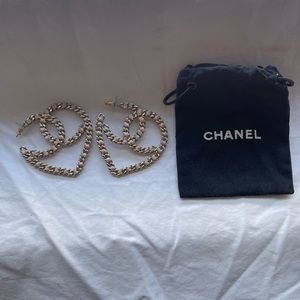 CHANEl: Satin Ribbon CC heart Chain Earrings Pink